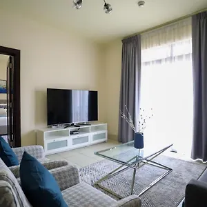  شقة Higuests - Charming With Private Balcony Near Mall